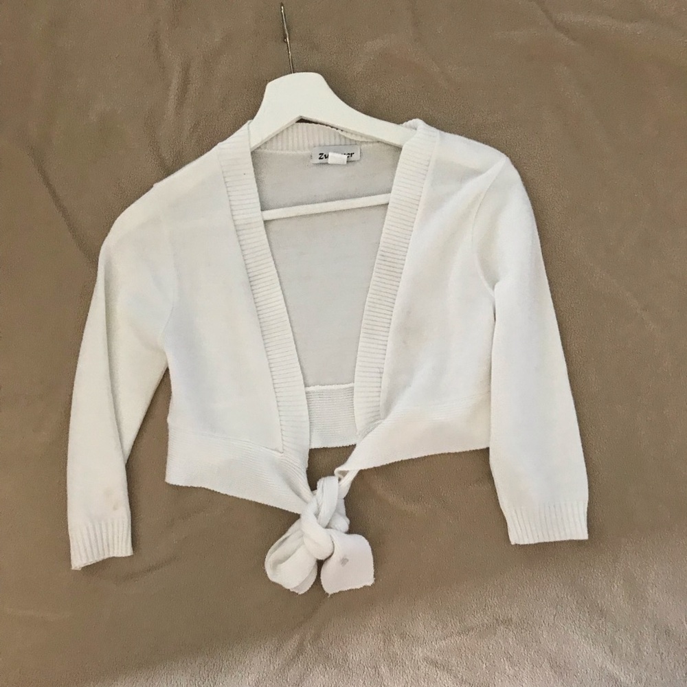 Long sleeve crop top.